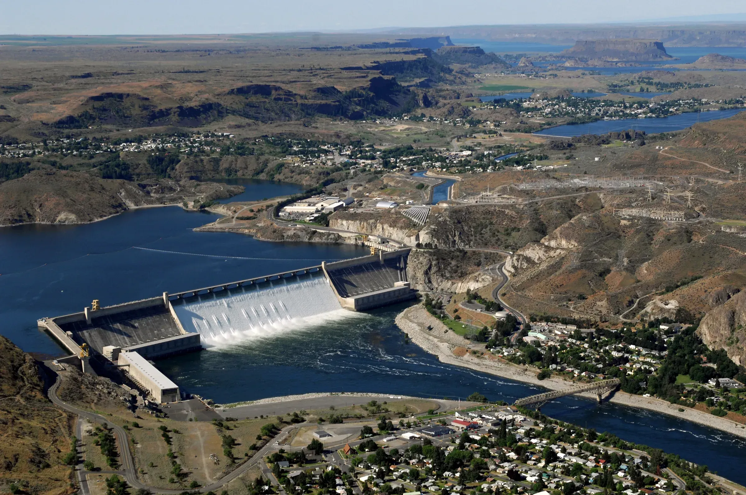 Grand Coulee Dam from the air, Columbia River, Washington