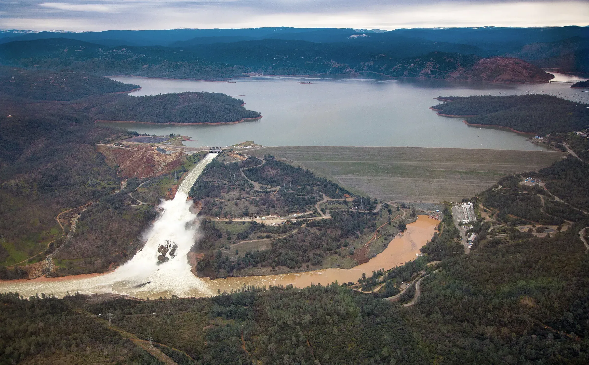 Oroville Dam and Lake Oroville from the air, February 2017